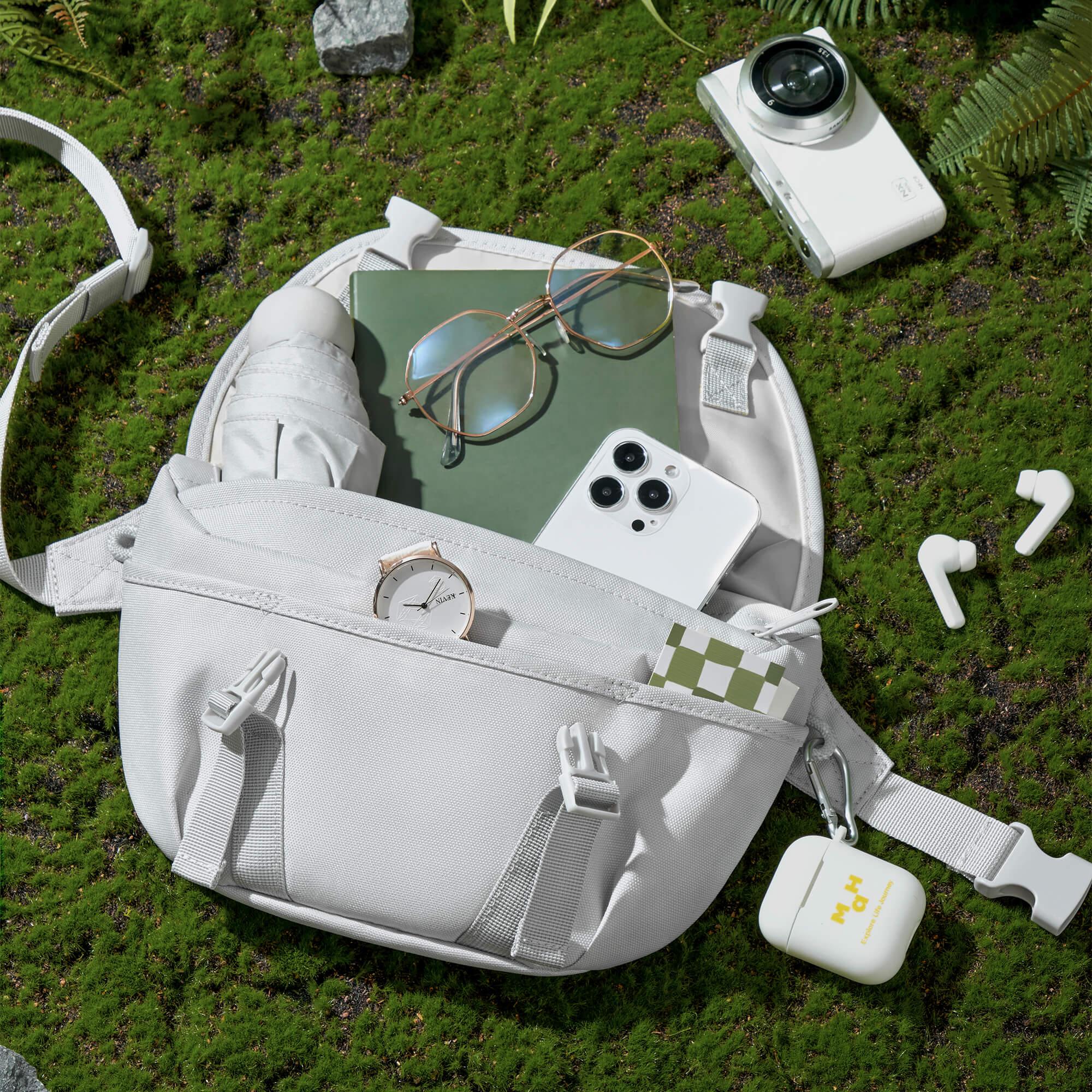 Young Tour Hip Pack - Image 7